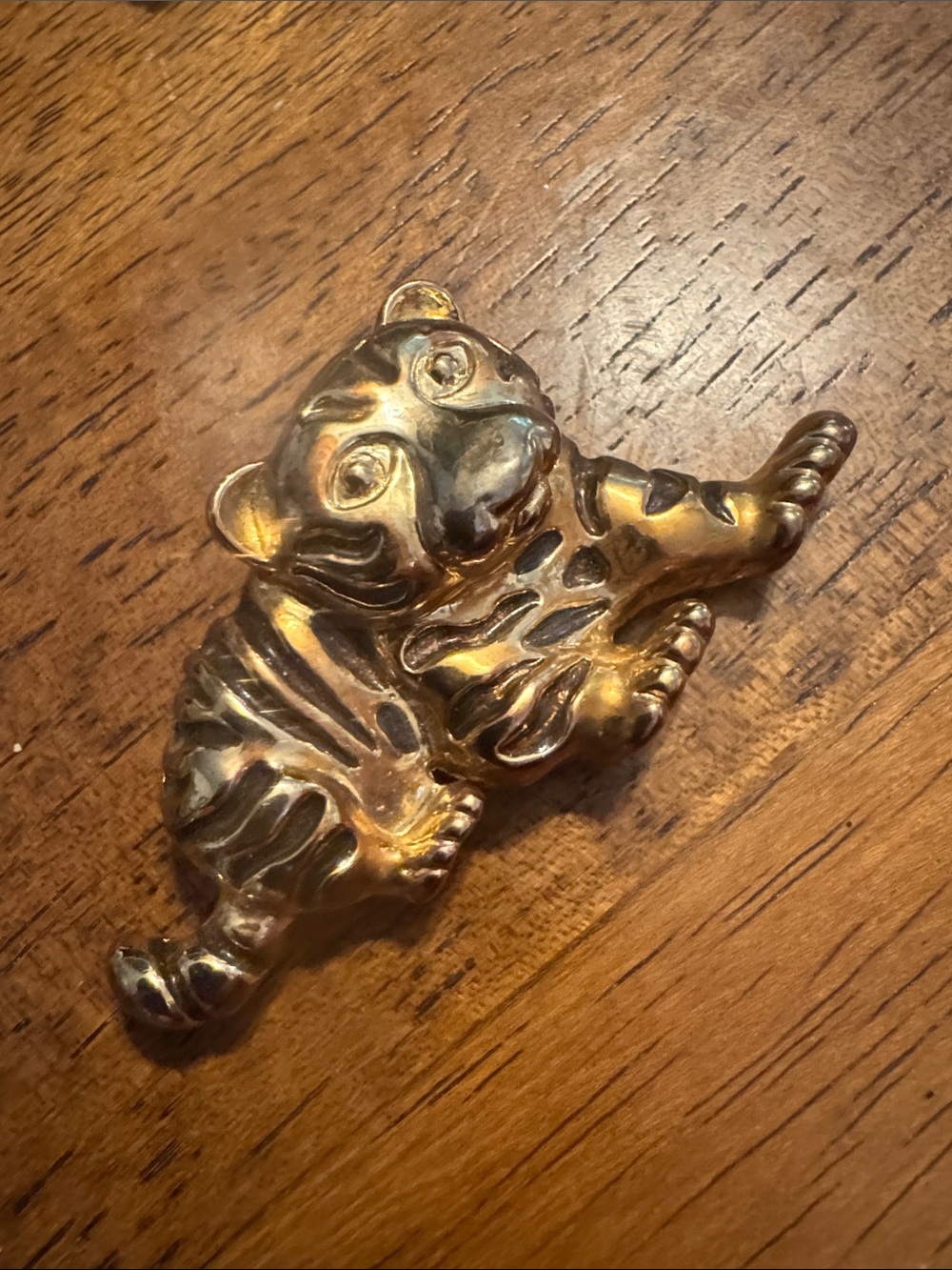 Gold Tiger Brooch Pin - Elegant Animal Accent vintage
